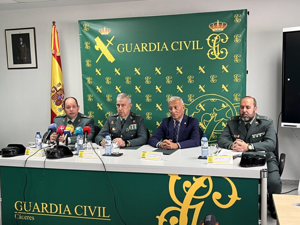 Presskonferens, Guardia Civil i Cáceres.
