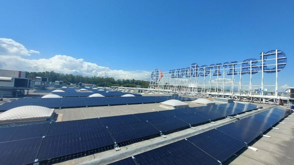Carrefour installerar solpaneler