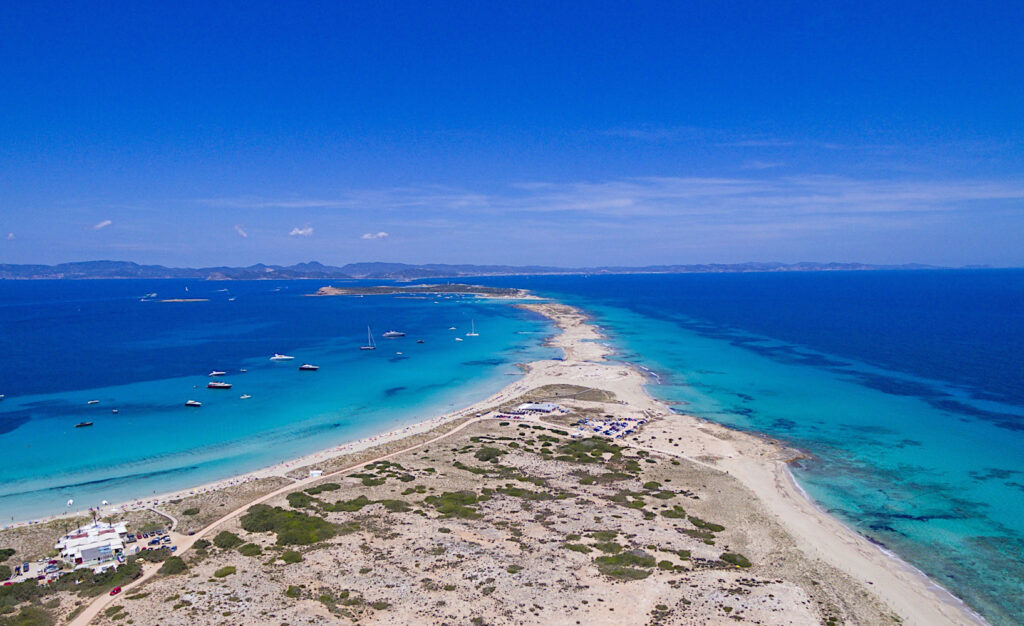  Playa Set Illetes på Formentera en av många nudiststränder.