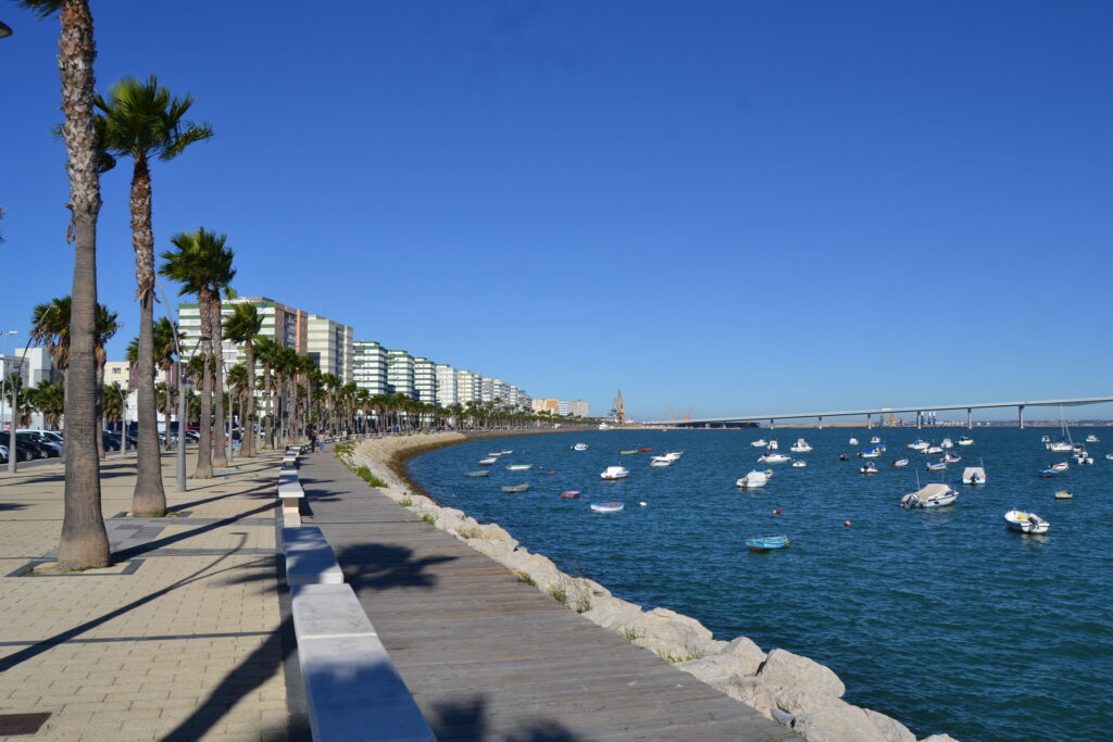 November på Paseo Marítimo i Cádiz.