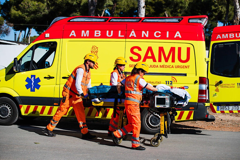 Ambulans från Samu.