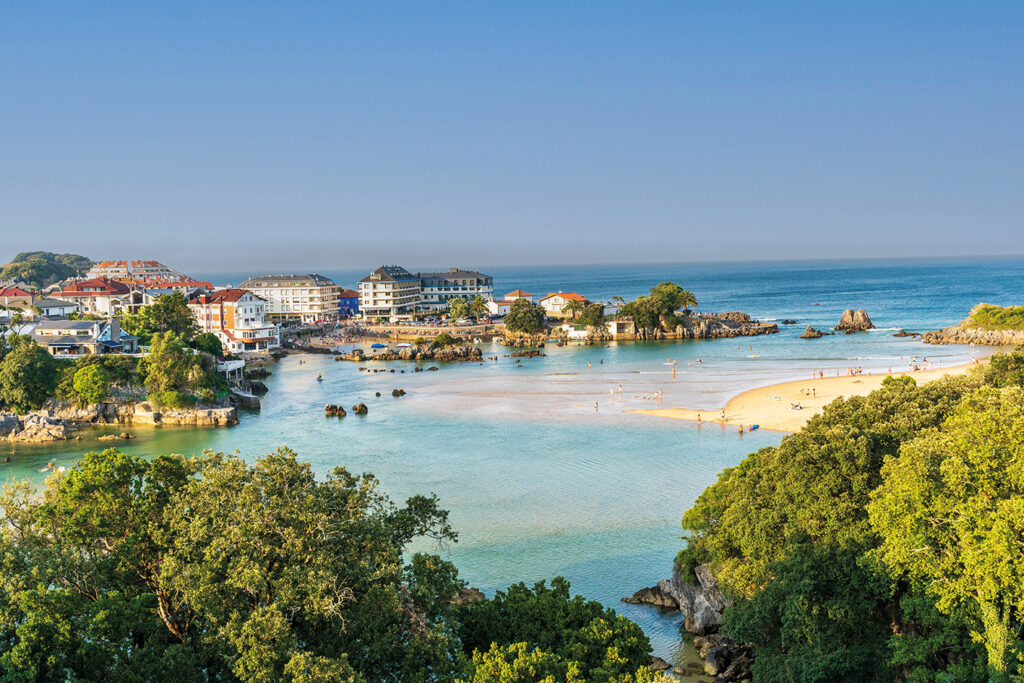 Isla Playa vid mynningen av floden Cabo Quejo.