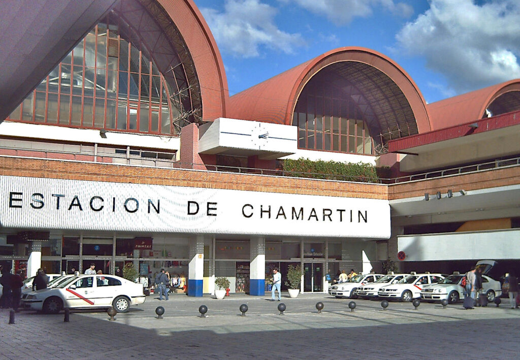 Järnvägsstationen Madrid Chamartín Clara Campoamor.