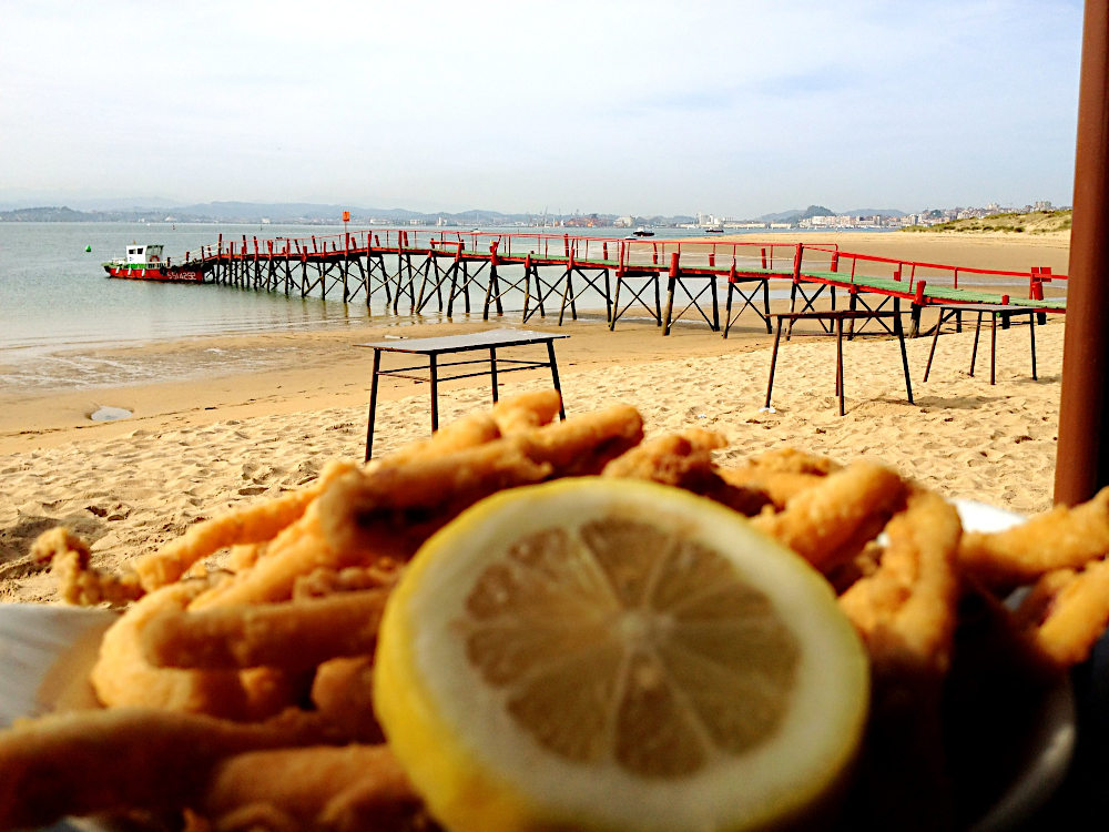 Playa del Puntal, Kantabrien.