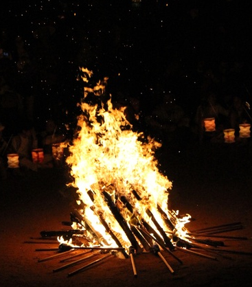 Midsommarfirande i Spanien, eld.