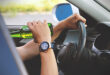 Man som dricker öl i bilen, misstänkt rattfylleri.