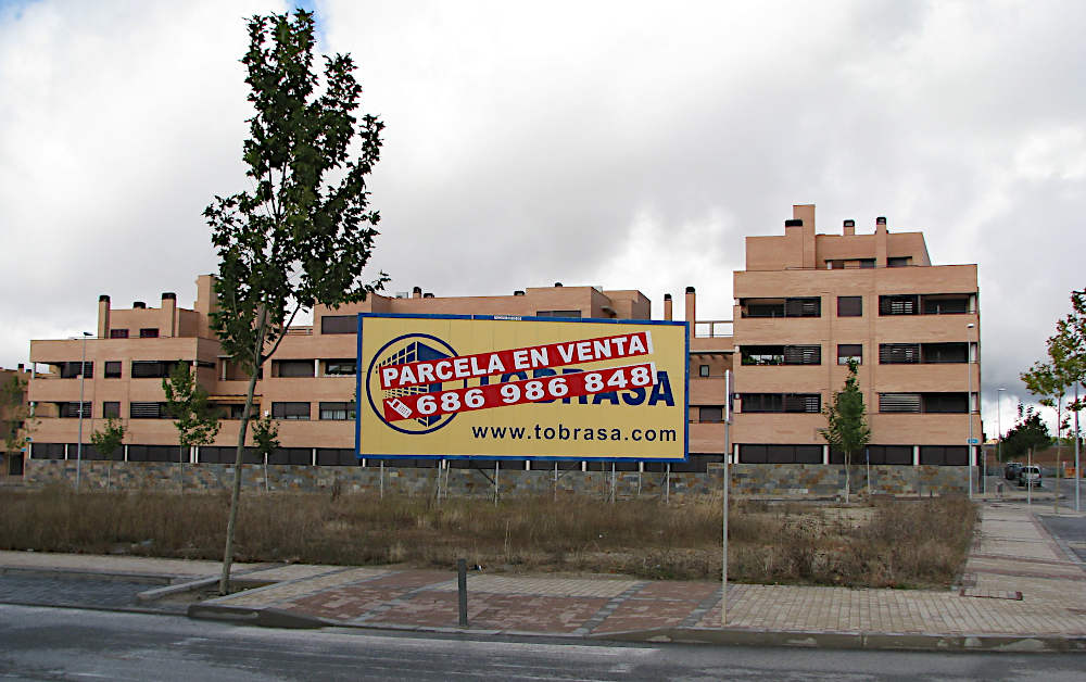 Valdeluz en av Madrids spökstäder.