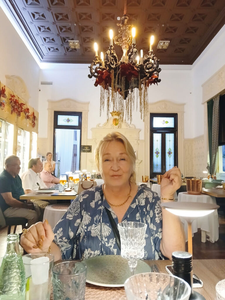 Gäst i restaurang.