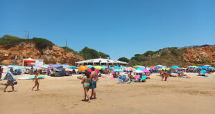 Stranden i La Cala del Aceite, Conil de la Frontera, Spanien.