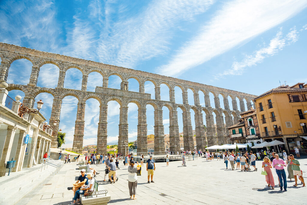 Den romerska akvedukten i Segovia, Spanien.