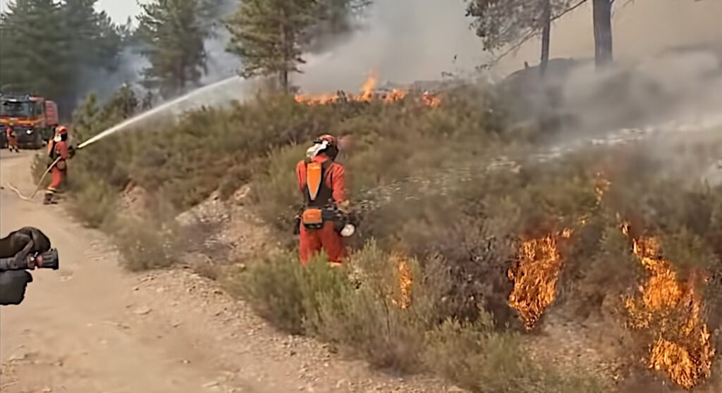 En av många naturbränder i Spanien 2025.