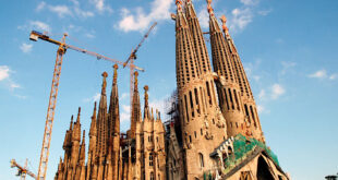 Basilikan La Sagrada Familia i Barcelona, Spanien.