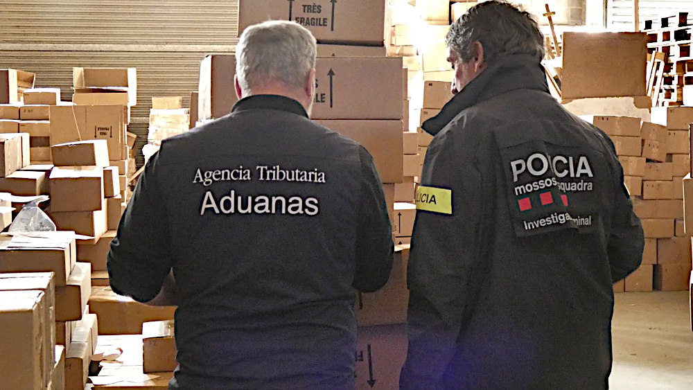 Tillslag mot förfalskade parfymer i Katalonien, Spanien.