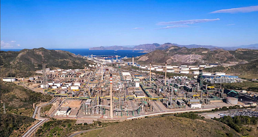 Repsols raffinaderi i Cartagena, Spanien.