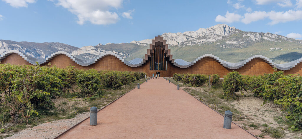 Spektakulär byggnad i modern design i La Rioja.