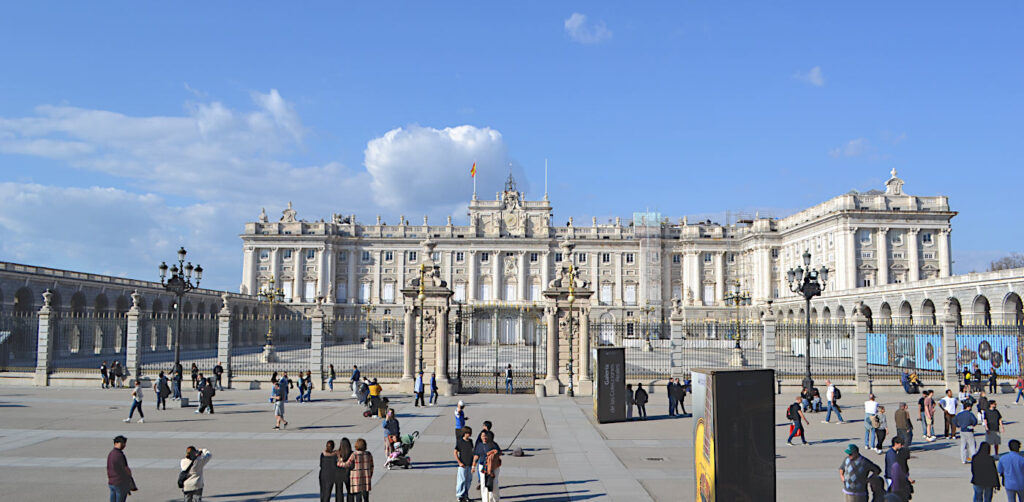 Palacio Real de Madrid, Spanien. En stad med förvånansvärt ren luft.