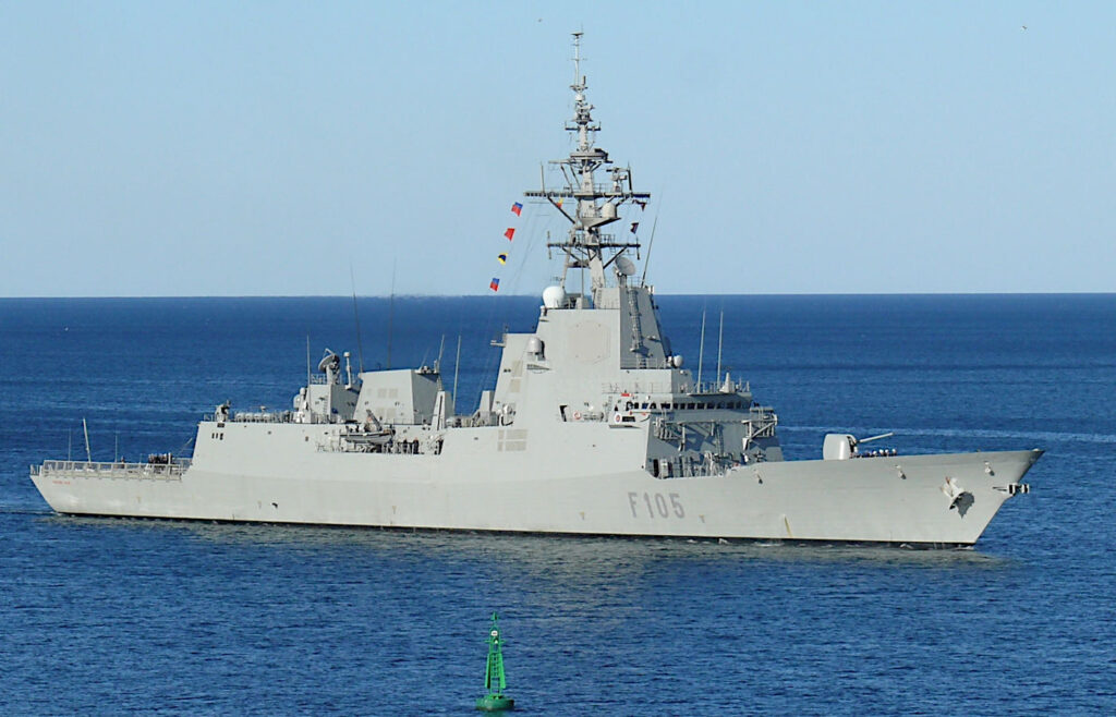 Den spanska fregatten Cristóbal Colón (F105).