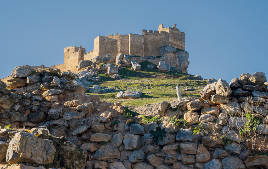 Fästningen Gormaz som reser sig över landskapet.