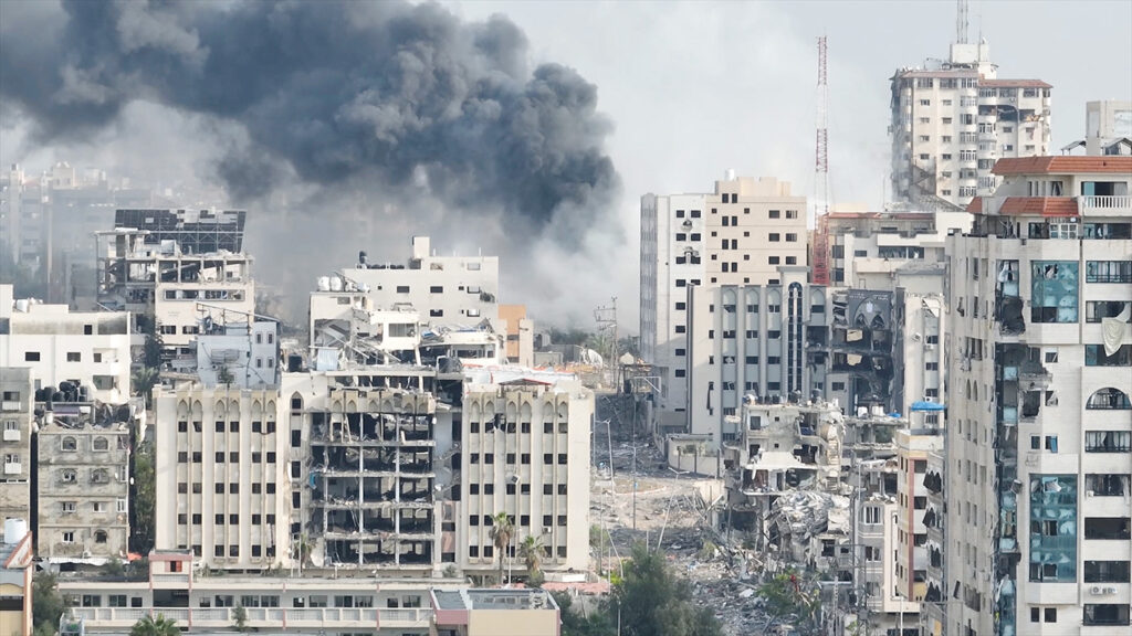 Stad i Mellanöstern som bombas.