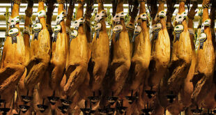 Iberisk skinka är en av många kända spanska gourmetprodukter.