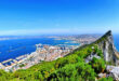 Gibraltar med Spanien i bakgrunden.
