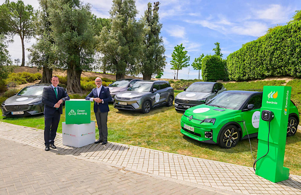 Luis Buil, chef för smart mobilitet på Iberdrola Spanien, och Fernando Jañez, VD för Santander Consumer Bank Spanien.